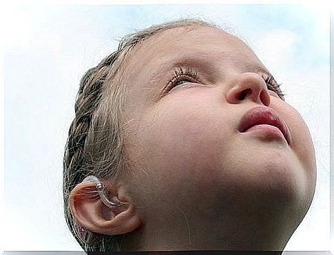 girl avoids eye contact by looking up