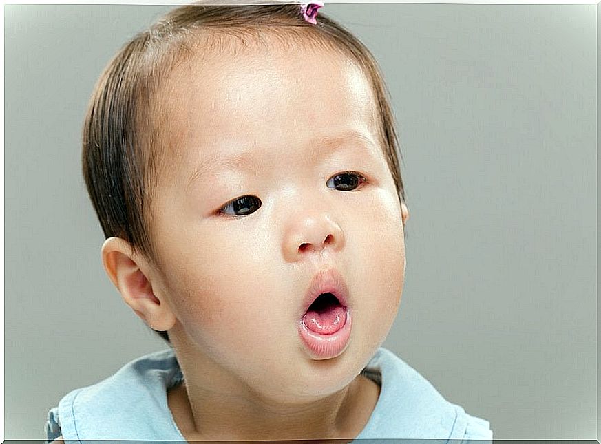 Baby gets food wrong in the throat: Treatment methods