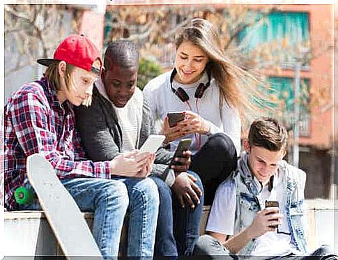 Young people enjoy the benefits of social media for teens