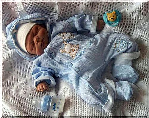 Sleeping baby in pajamas.  How do I know if my baby is cold? 