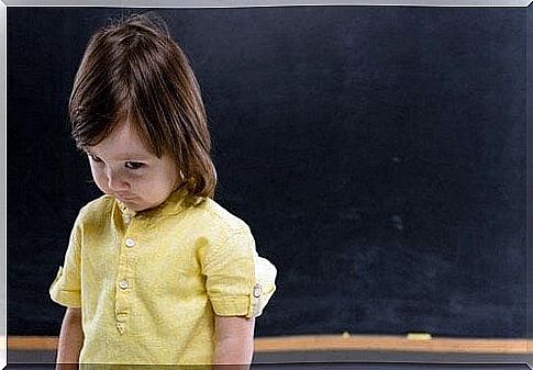 How to overcome shyness in childhood