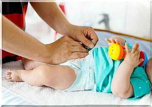 When to change babies' diapers?